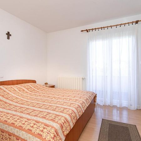 2-Bedroom Krk Apartment - Near Krk Beaches & Town! Krk Town Exterior photo
