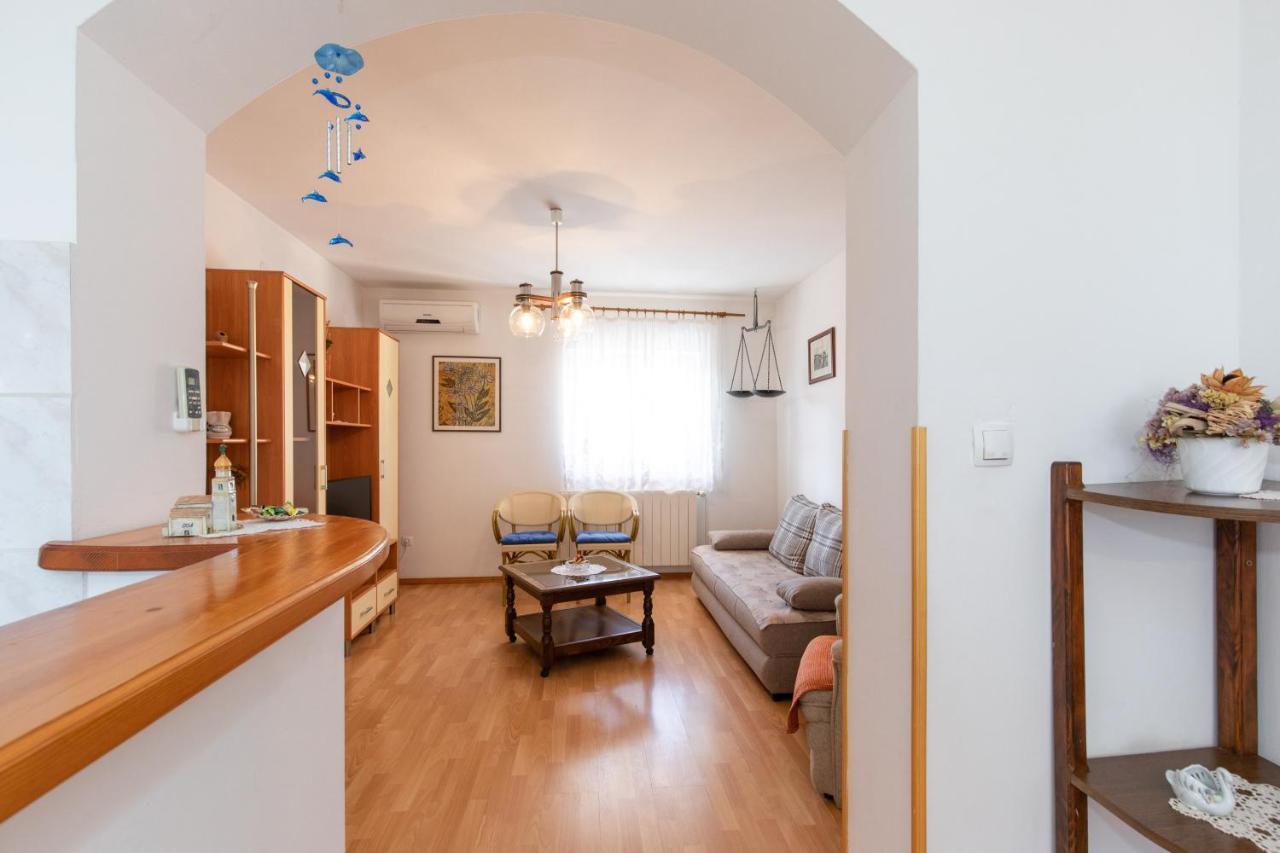 2-Bedroom Krk Apartment - Near Krk Beaches & Town! Krk Town Exterior photo